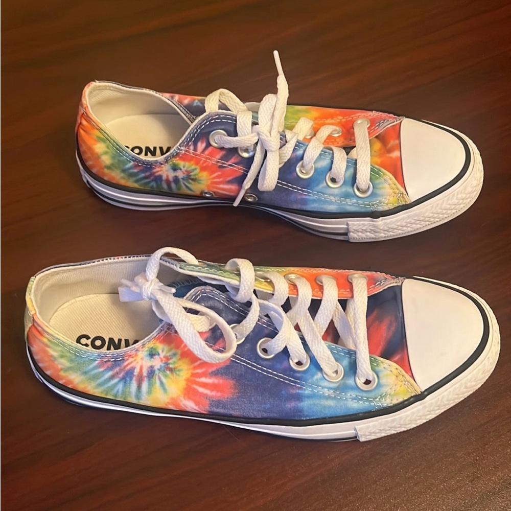 Tye dye Converse